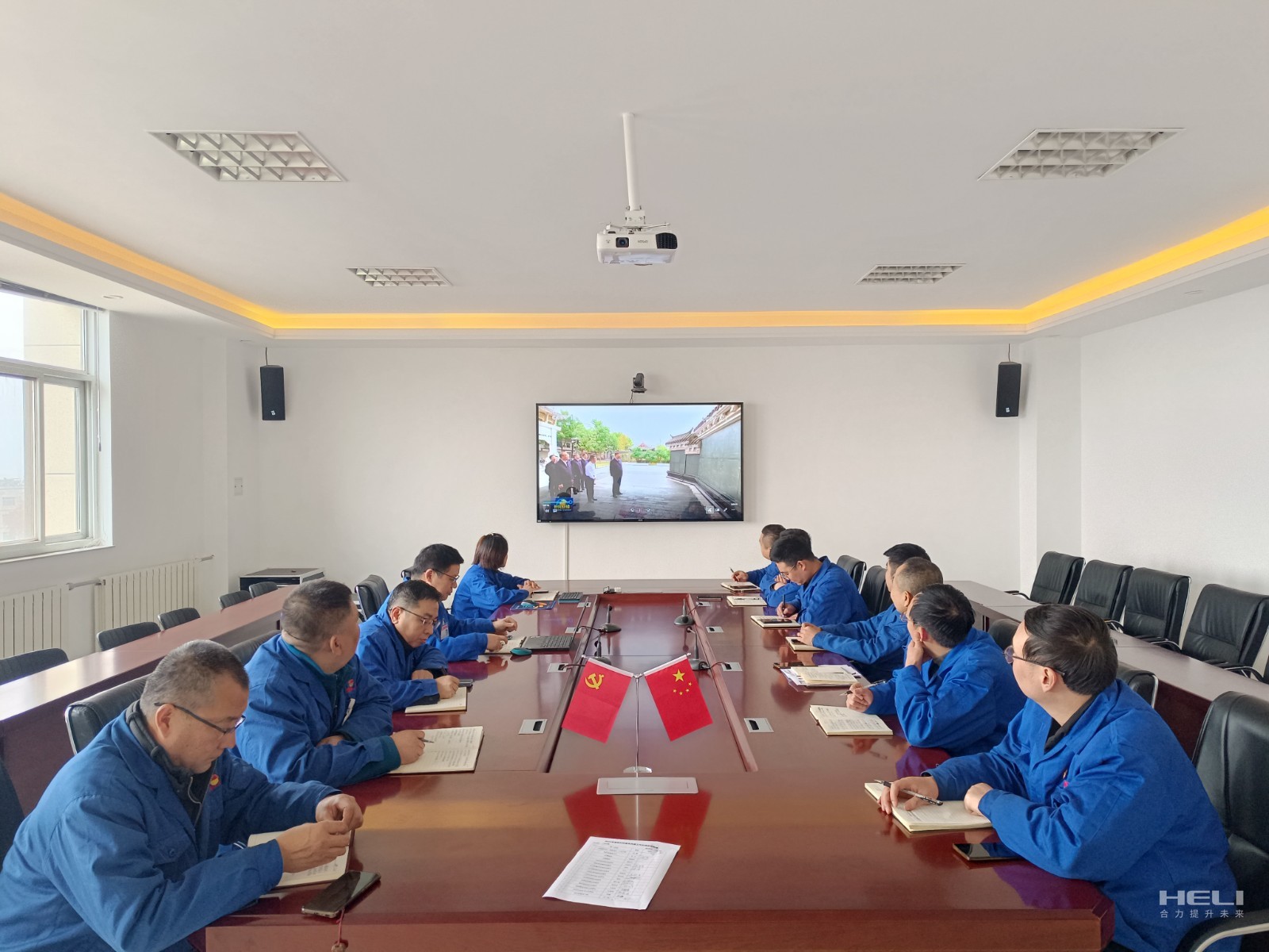 公司紀(jì)委組織學(xué)習(xí)（第三段后).jpg